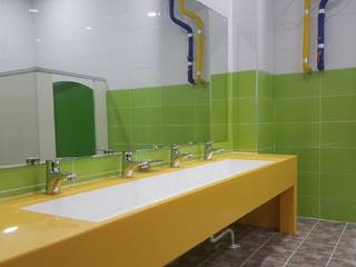 어린이집 유치원 학교 다인 세면대 시공 사진 , SURFACED 창조 SURFACED 창조 BathroomSinks