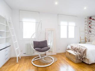 Proyecto de reforma e interiorismo en una vivienda en Barcelona por Estudi Aura, Estudi Aura, decoradores y diseñadores de interiores en Barcelona Estudi Aura, decoradores y diseñadores de interiores en Barcelona Bedroom