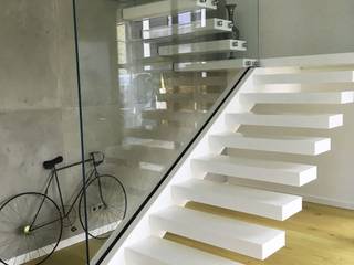 GoUp & MISTRAL - Ein fließender Übergang, durchgehend Corian-Stufen, Siller Treppen/Stairs/Scale Siller Treppen/Stairs/Scale บันได หินอ่อน