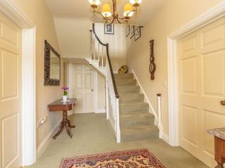 Colebrook Farmhouse, Flow Interiors Flow Interiors Stairs