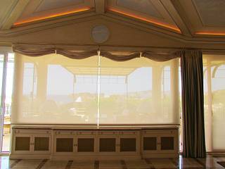 Estores y cortinas en ático en Santa Ponsa, Área Deluxe Área Deluxe 客廳 布織品 Amber/Gold