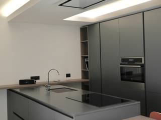 Kitchen , Laura Marini Architetto Laura Marini Architetto Einbauküche Holz Grau