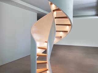 Tornado Spiral LED, Siller Treppen/Stairs/Scale Siller Treppen/Stairs/Scale Escaleras Madera Acabado en madera