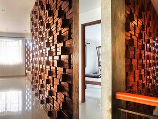 Cattleya Art Studio & Residence, Mandalananta Studio Mandalananta Studio Koridor & Tangga Tropis Batu Bata Amber/Gold