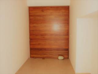 Casa Alba, H+Arquitectos H+Arquitectos Minimalist corridor, hallway & stairs Solid Wood Multicolored