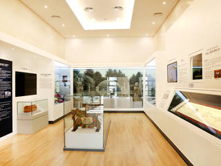 Korean Funerak Culture Museum, 피투엔디자인 _____ p to n design 피투엔디자인 _____ p to n design Espacios comerciales