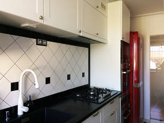 Kuchnie, INNA PROJEKT INNA PROJEKT Built-in kitchens Solid Wood Multicolored