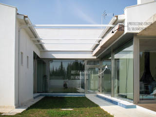 Vivienda bioclimática en Valencina, Slowhaus Slowhaus Rumah Modern