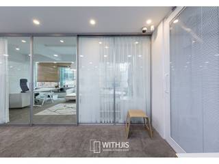 패션디자인회사의 오피스 인테리어, WITHJIS(위드지스) WITHJIS(위드지스) Espacios comerciales Aluminio/Cinc