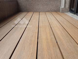 塑木鋪設─大樓陽台, 新綠境實業有限公司 新綠境實業有限公司 Balcony Wood-Plastic Composite Wood effect