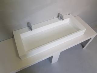 s-70, SURFACED 창조 SURFACED 창조 Modern bathroom