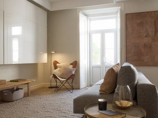 LC Apartment - Lisbon, MUDA Home Design MUDA Home Design Phòng khách phong cách Bắc Âu