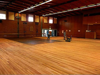 SCHOOL GYM AND HALL WOOD FLOORS SANDING, POLISHING AND RESTORATION, Floor Sanding & Polishing London Ltd Floor Sanding & Polishing London Ltd Espacios comerciales