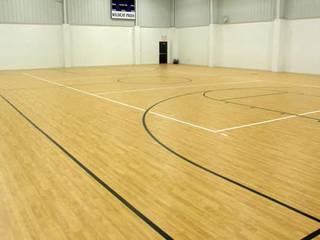 SCHOOL GYM AND HALL WOOD FLOORS SANDING, POLISHING AND RESTORATION, Floor Sanding & Polishing London Ltd Floor Sanding & Polishing London Ltd Espacios comerciales