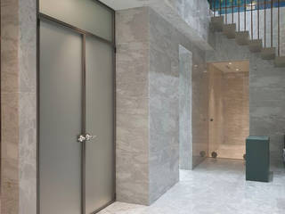 양개여닫이 도어, alu-sw, 알루에스더블유, 위드지스, 알루미늄스윙도어, 알루미늄여닫이도어, WITHJIS(위드지스) WITHJIS(위드지스) Modern corridor, hallway & stairs Aluminium/Zinc Brown
