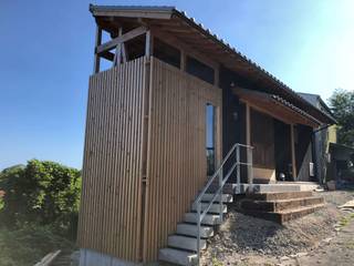 野遊庵, （有）クエストワークス一級建築士事務所 （有）クエストワークス一級建築士事務所 Nhà gia đình Gỗ Wood effect