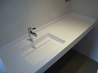 Corian encimera baño, INNOBANYS solid surface INNOBANYS solid surface モダンスタイルの お風呂