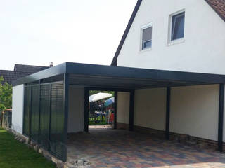 Doppelcarport mit Geräteraumanbau , Siebau Raumsysteme GmbH & Co KG Siebau Raumsysteme GmbH & Co KG منزل عائلي صغير حديد