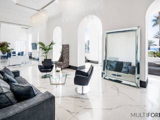 Crystal Chandeliers and Murano Chandeliers for Luxury Hotel in Sanremo, MULTIFORME® lighting MULTIFORME® lighting Espaces commerciaux