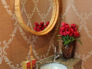 Papel de parede no lavabo, Arquiteta Bianca Monteiro Arquiteta Bianca Monteiro Classic style bathroom Granite