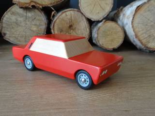 Bumbakowy Kanciak - drewniany zabawkowy samochodzik Duży Fiat 125p, Bumbaki.pl Bumbaki.pl Nursery/kid’s room Solid Wood Multicolored