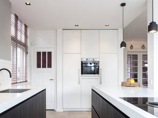 Verbouwing en uitbouw stadswoning, Bouwbedrijf Lelieveldt Bouwbedrijf Lelieveldt Modern kitchen