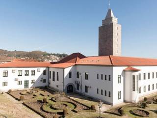 Paços do Concelho da Póvoa de Lanhoso, Barbot Barbot Дома в классическом стиле