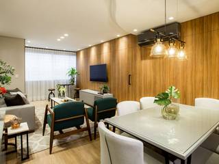 Apartamento aconchegante em tons neutros e madeira, ZOMA Arquitetura ZOMA Arquitetura Modern Living Room