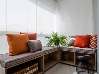 Apartamento Pequeno Moderno e Industrial Rústico de Jovem Casal, Mirá Arquitetura Mirá Arquitetura Terrace MDF Wood effect