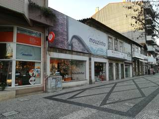 Loja Famalicão, Mouzinho Mouzinho Oficinas y bibliotecas de estilo moderno