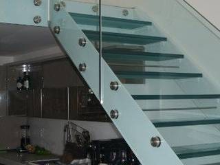 Glass stair case with glass handrail , Ion Glass Ion Glass Escaleras Vidrio