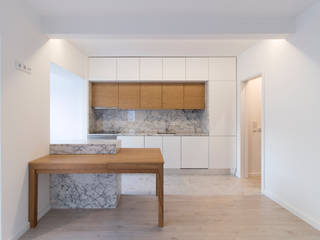 Remodelação integral de apartamento T2 , atelier B-L atelier B-L Small-kitchens سنگ مرمر