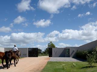 VILLA LAGOS PUNTA DEL ESTE, NATURHABITAT NATURHABITAT Country style garden Wood Wood effect