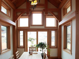 화순 중목구조 주택, Barnhouse Barnhouse Classic style dining room Solid Wood Multicolored