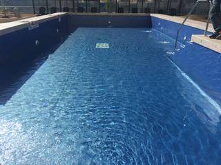 Reparación de alberca en Hotel Fiesta Inn , POOL FLEX SOLUCIONES PARA EL AGUA S.A. DE C.V POOL FLEX SOLUCIONES PARA EL AGUA S.A. DE C.V 모던스타일 수영장