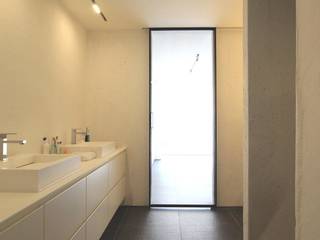 상부구동형 슬라이딩도어 , WITHJIS(위드지스) WITHJIS(위드지스) Modern bathroom Aluminium/Zinc Black