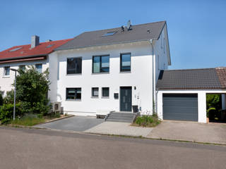 Kundenhaus U121, TALBAU-Haus GmbH TALBAU-Haus GmbH Casas prefabricadas