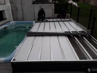 POOLDECK TERRAZA MÓVIL DE PISCINA , AZENCO AZENCO Бассейн в стиле модерн Дерево Эффект древесины