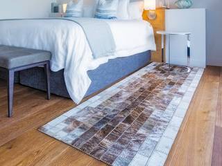 Bespoke hand-stitched cowhide rugs, Inkomo Products Inkomo Products Chambre moderne Cuir Gris