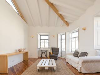 Remodelação de apartamento pombalino de 1914, Boost Studio Boost Studio Modern Living Room Wood White