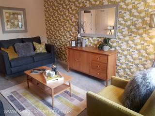 A zesty yellow 2 bed showhome, Design Fix - Interiors Design Fix - Interiors 北欧デザインの リビング