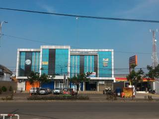 Ruko Jalan Raya Serpong , KHK Construction KHK Construction Espacios comerciales