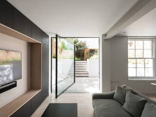 The Bevel Extension homify Glastür Aluminium/Zink Grau The Bevel Extension,IQ Glass,london,vitra pivot door
