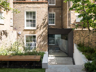 The Bevel Extension, IQ Glass UK IQ Glass UK Terrace house ایلومینیم / زنک Grey