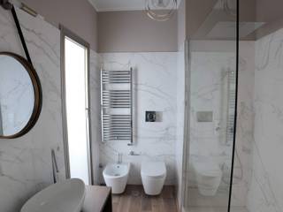Bagno Minimal con doccia Walk inn, Omnia Multiservizi - Roma Invest Omnia Multiservizi - Roma Invest Minimalist bathroom