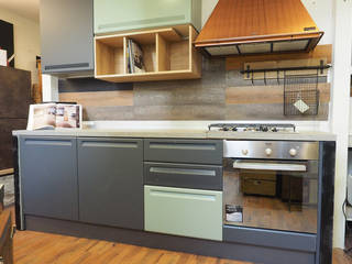 Cucine in stile industrial, nuovimondi di Flli Unia snc nuovimondi di Flli Unia snc Built-in kitchens