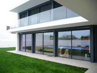Casas de Xisto, SAM'S - Soluções em alumínio e PVC SAM'S - Soluções em alumínio e PVC Puertas y ventanas minimalistas