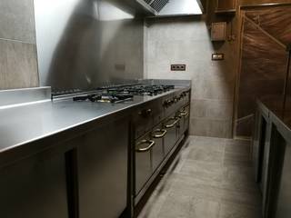 Finca privada en toledo, MAQUINARIA PINAR SL MAQUINARIA PINAR SL Built-in kitchens