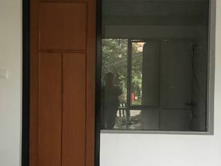 Komplek Bougenville Antapani Bandung, indra firmansyah architects indra firmansyah architects Minimalist style doors