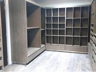 Vestidores, Idee diseño & mobiliario Idee diseño & mobiliario Minimalist dressing room Engineered Wood Transparent